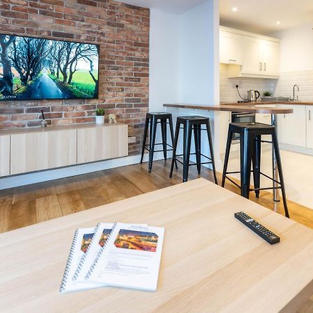 Modern Canal View Home, In City Centre, Sleeps 8 골웨이 외부 사진