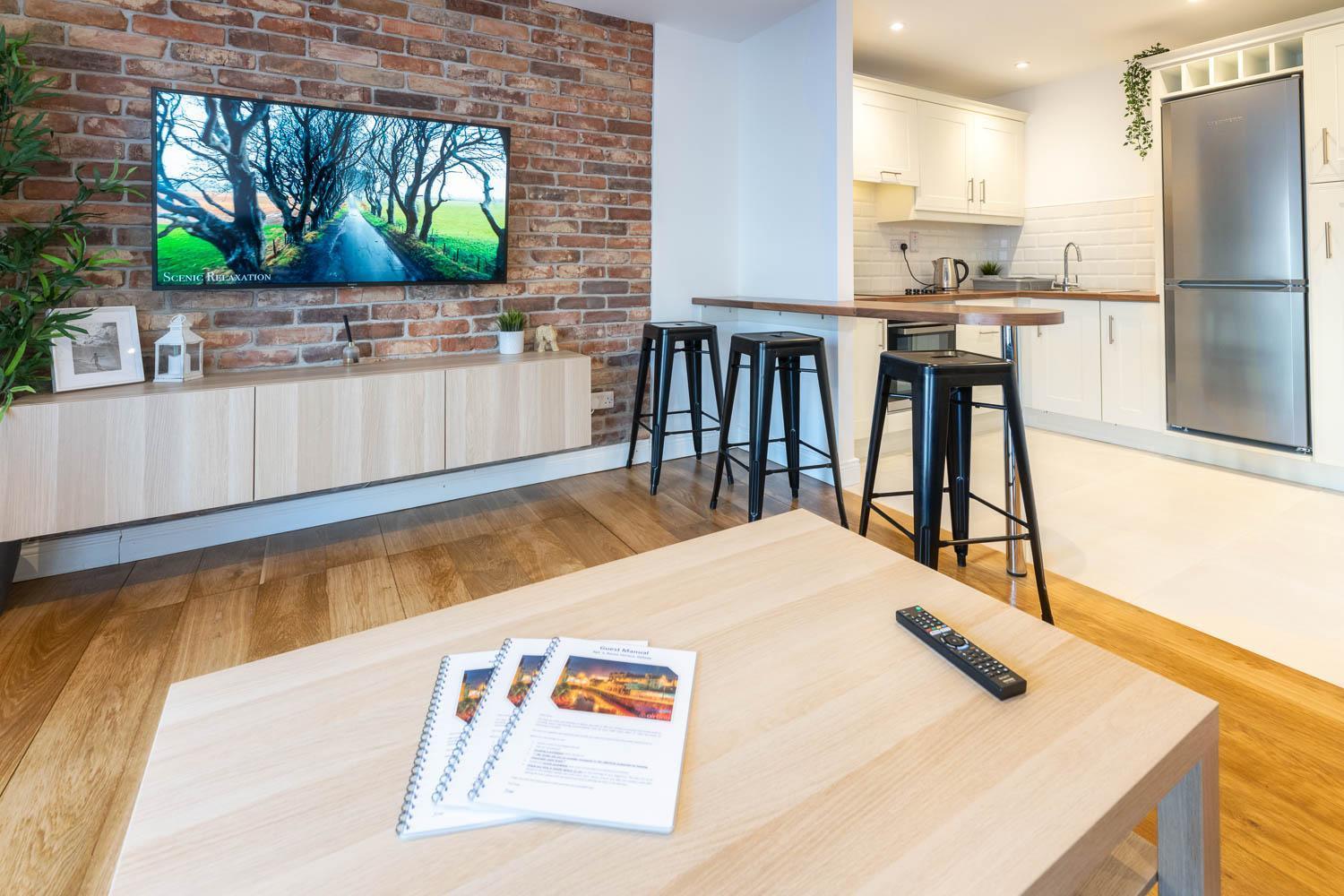 Modern Canal View Home, In City Centre, Sleeps 8 골웨이 외부 사진