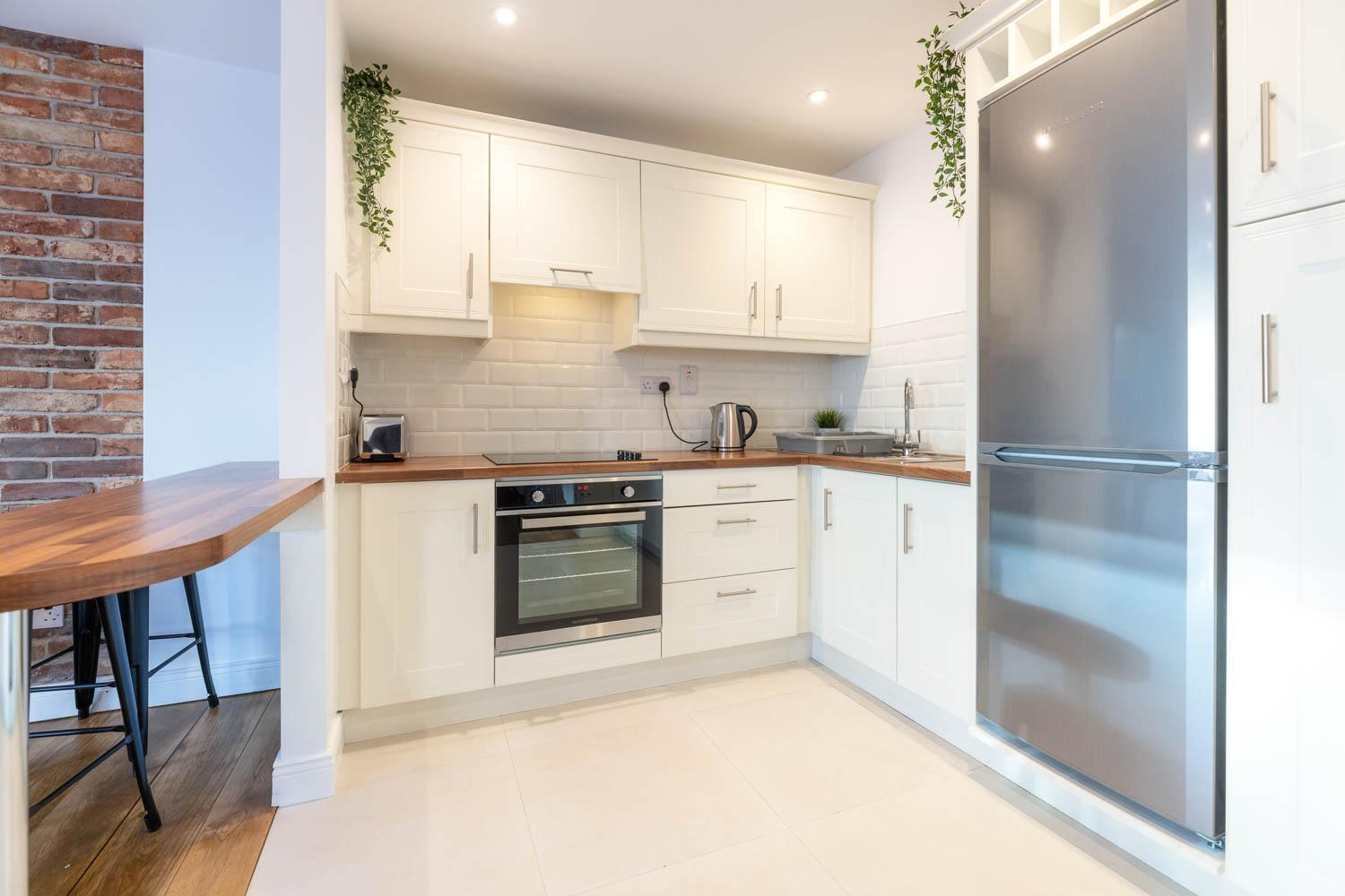 Modern Canal View Home, In City Centre, Sleeps 8 골웨이 외부 사진